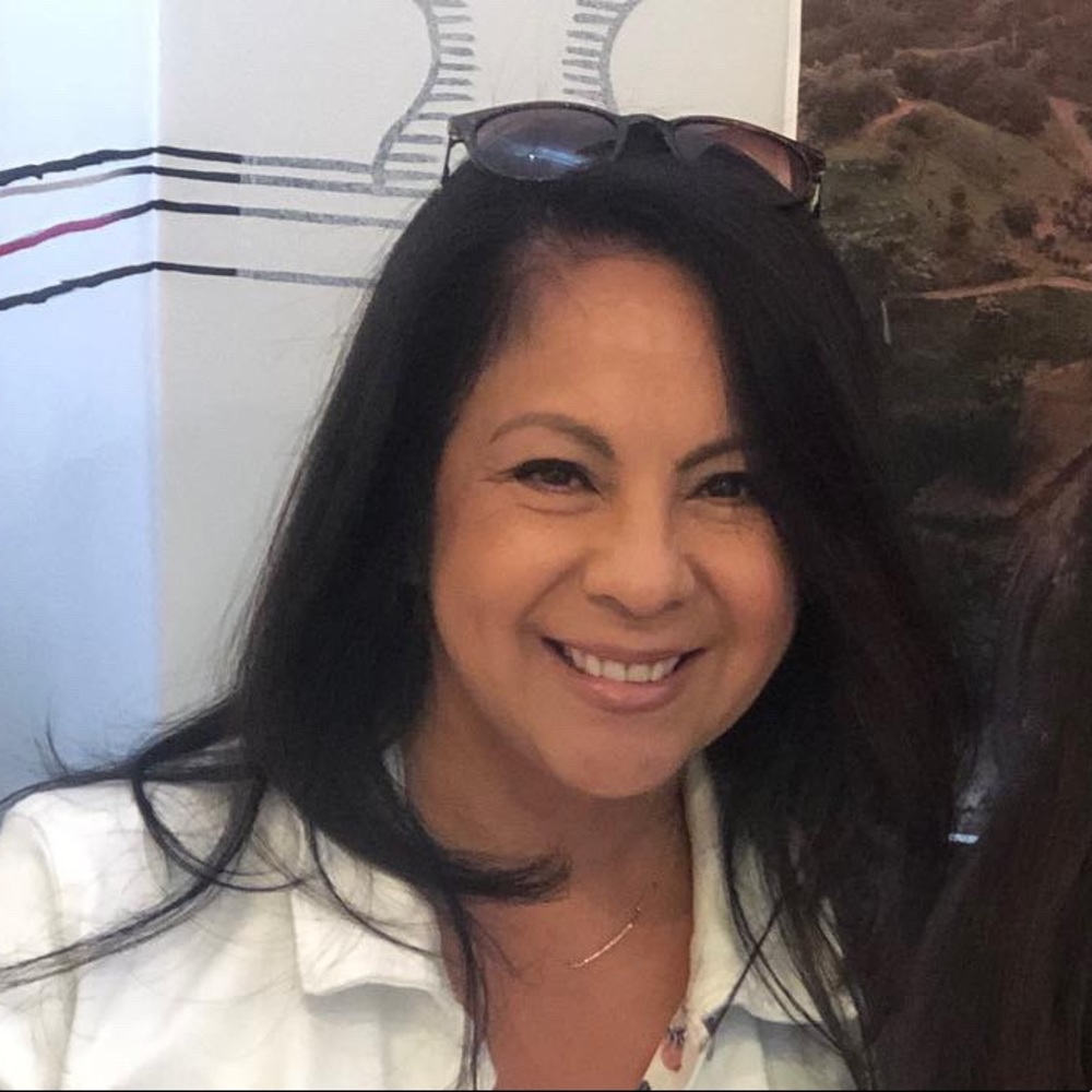 Meet your Posher, Dina